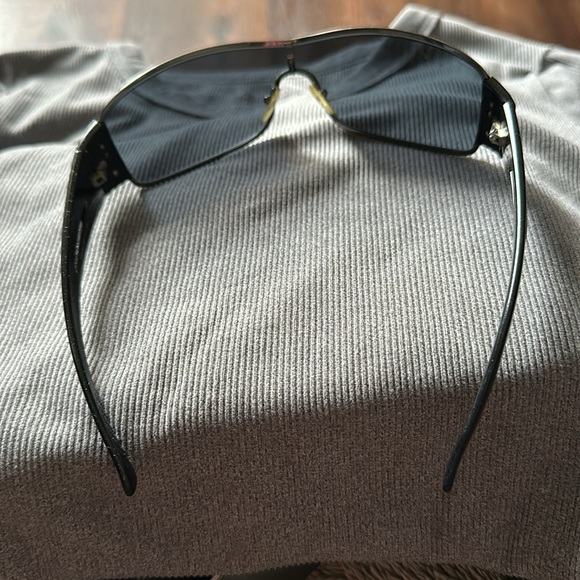 Prada lovers😎 - Picture 4 of 6